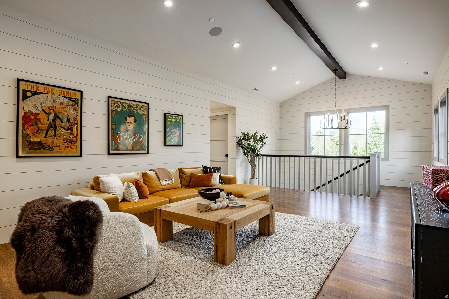 WHITE PINE RANCHES - Residential