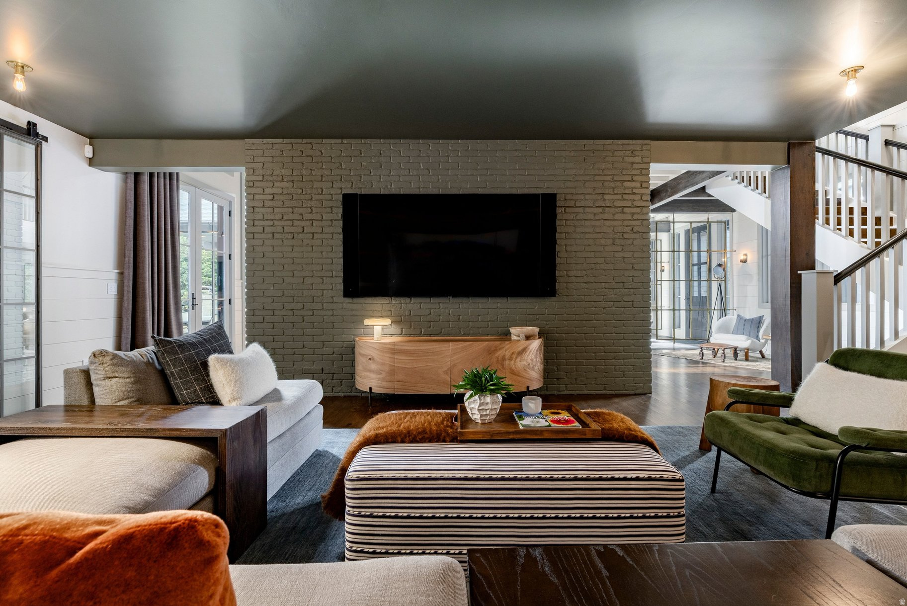WHITE PINE RANCHES - Residential
