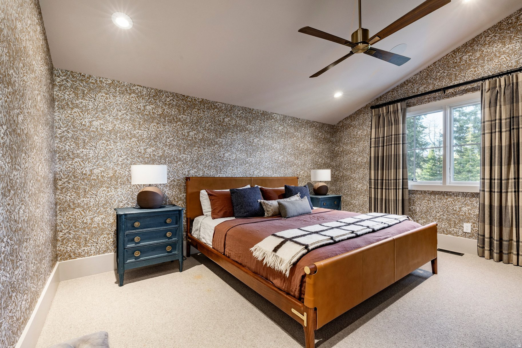 WHITE PINE RANCHES - Residential