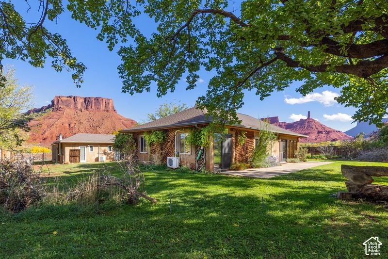 Photo of 78 E BAILEY LN E #78, Castle Valley, UT 84532 (MLS # 2193218)