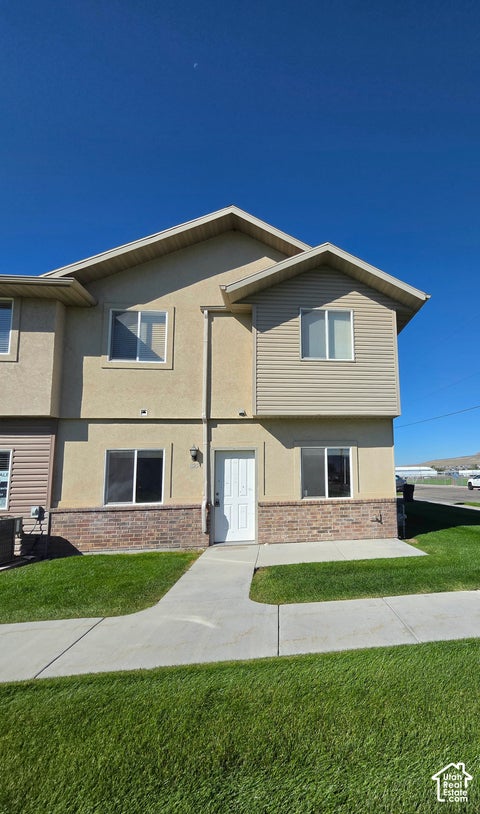 Photo of 825 W 350 N, Tremonton, UT 84337 (MLS # 2189231)