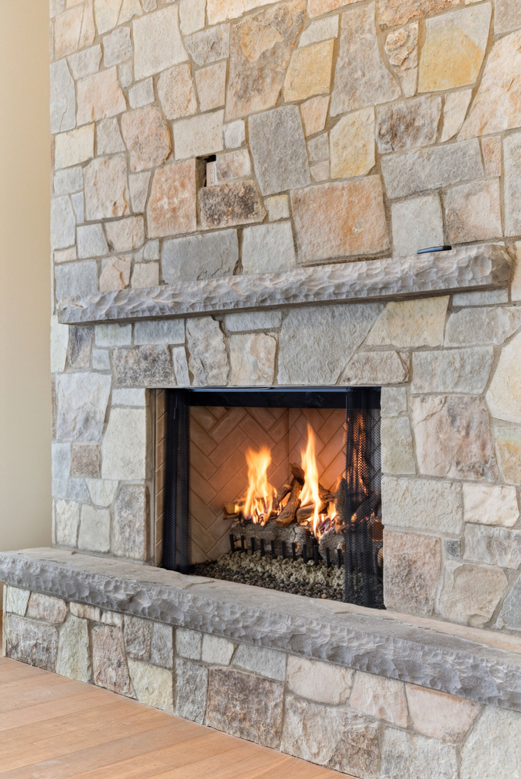 GOLDEN EAGLE - Residential