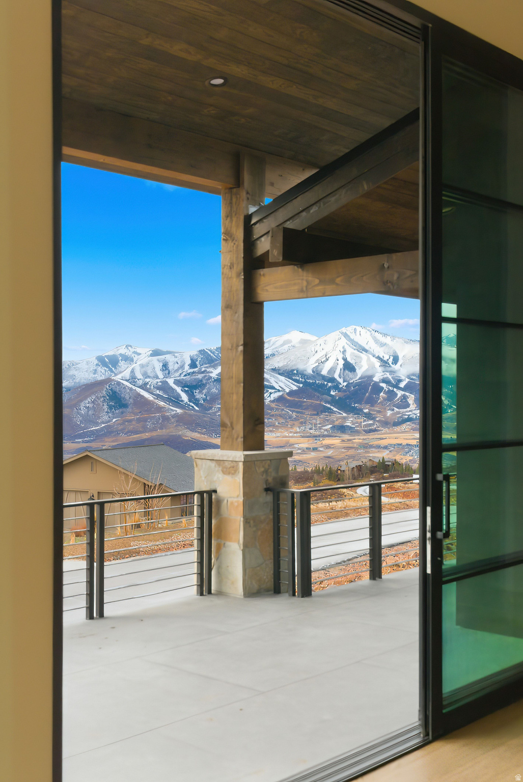 GOLDEN EAGLE - Residential