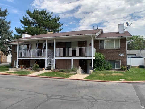 Photo of 3979 S VERNON CIR #C, Holladay, UT 84124 (MLS # 2172976)