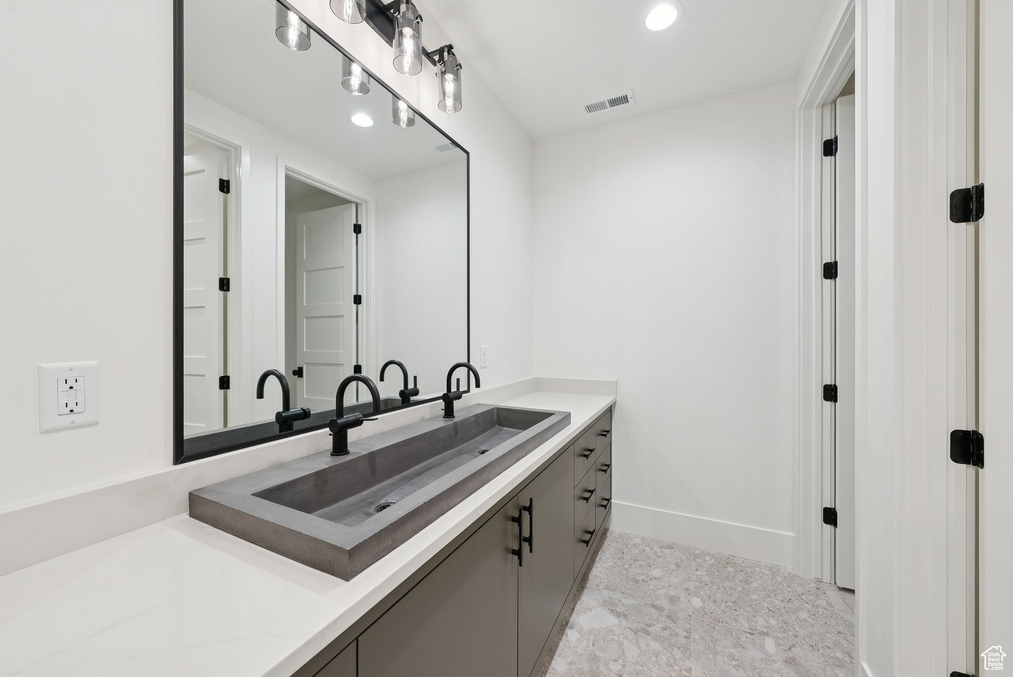 PROMONTORY - Residential