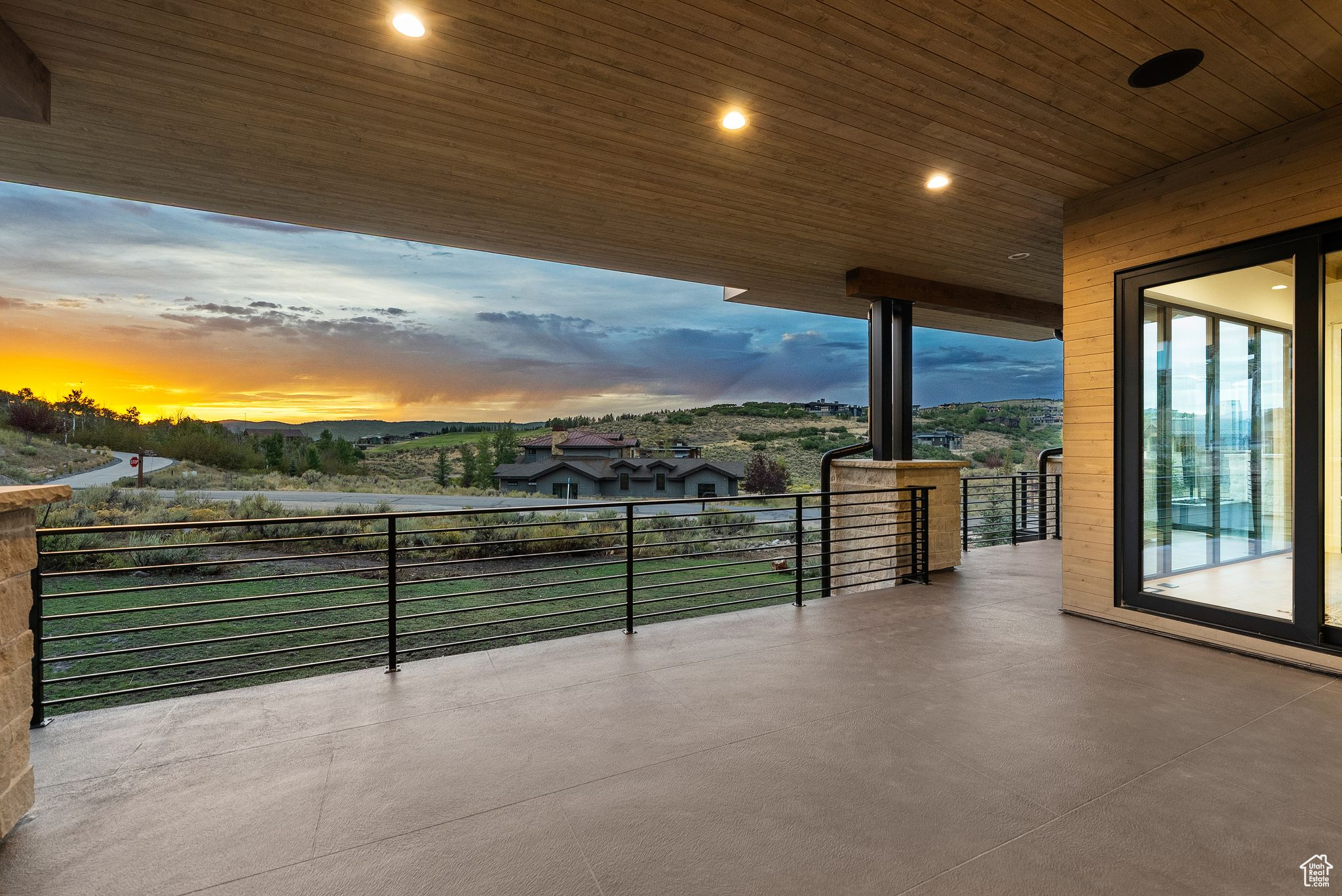 PROMONTORY - Residential