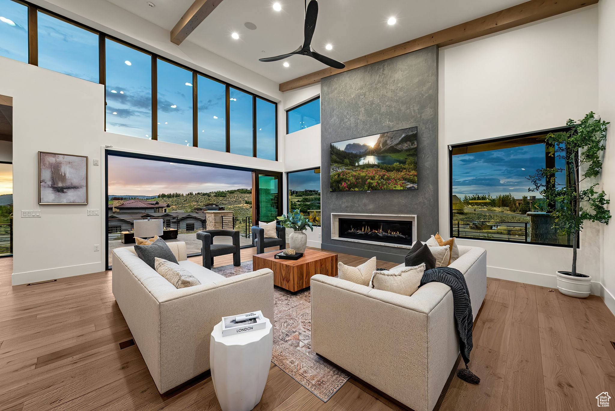 PROMONTORY - Residential