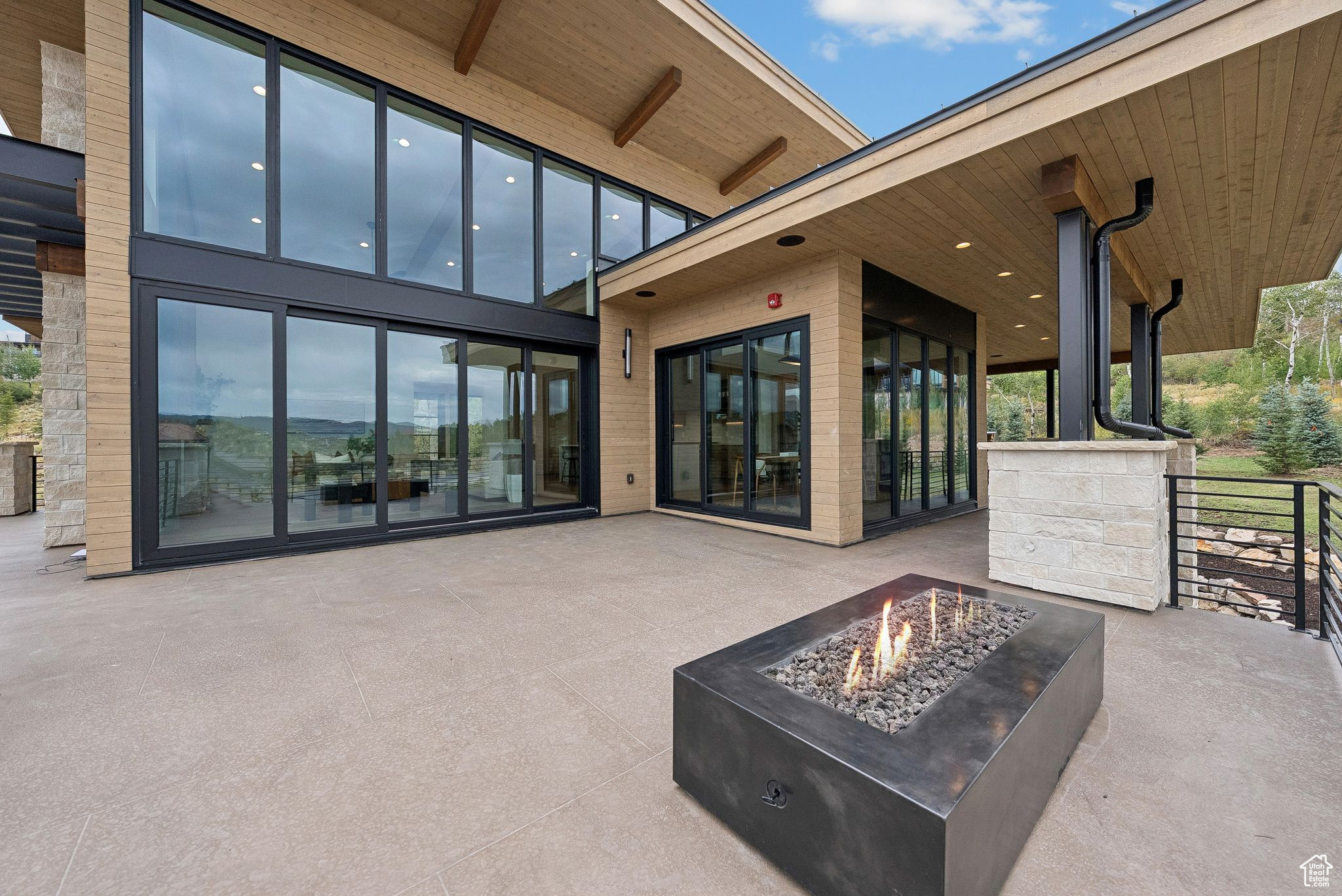 PROMONTORY - Residential