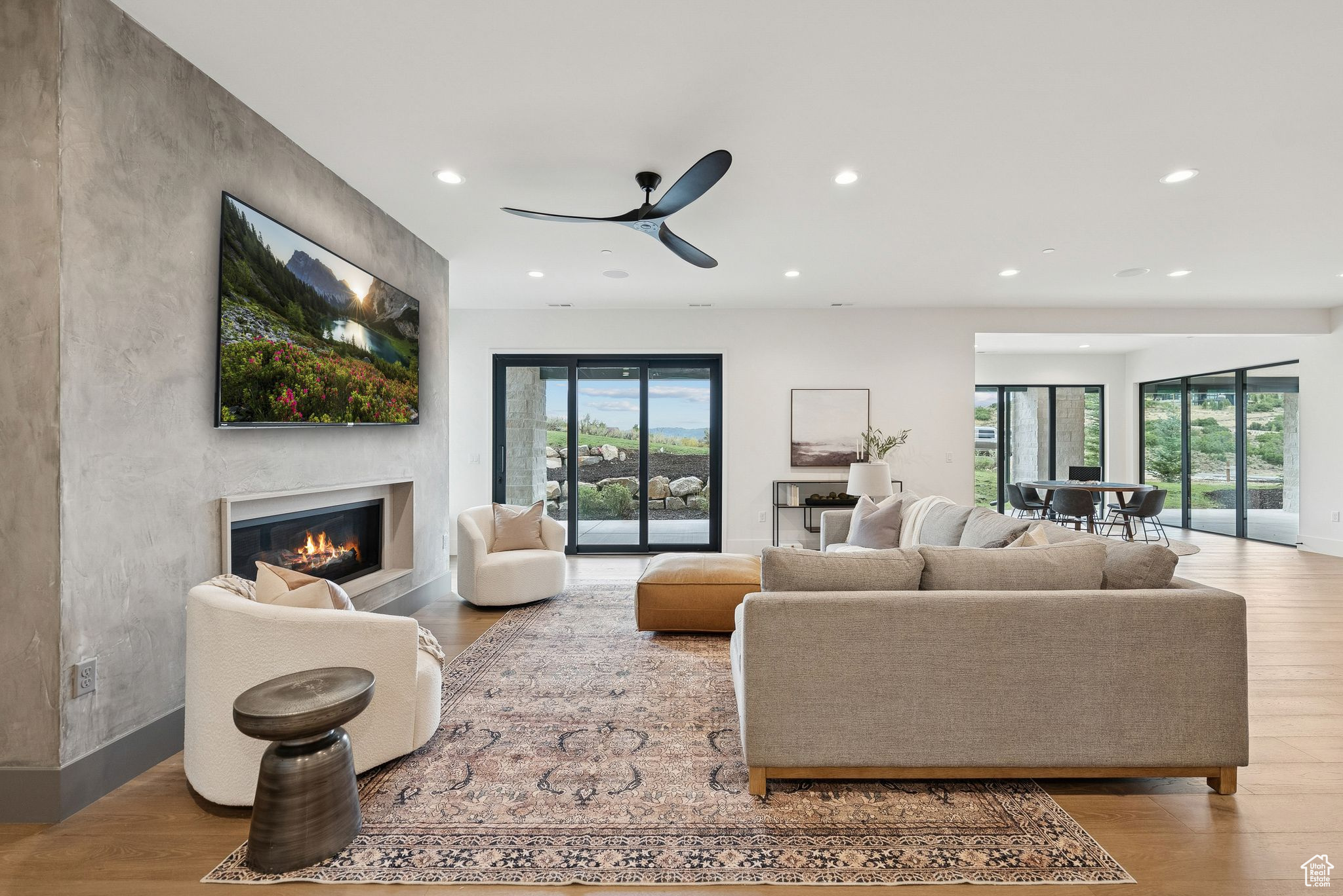PROMONTORY - Residential