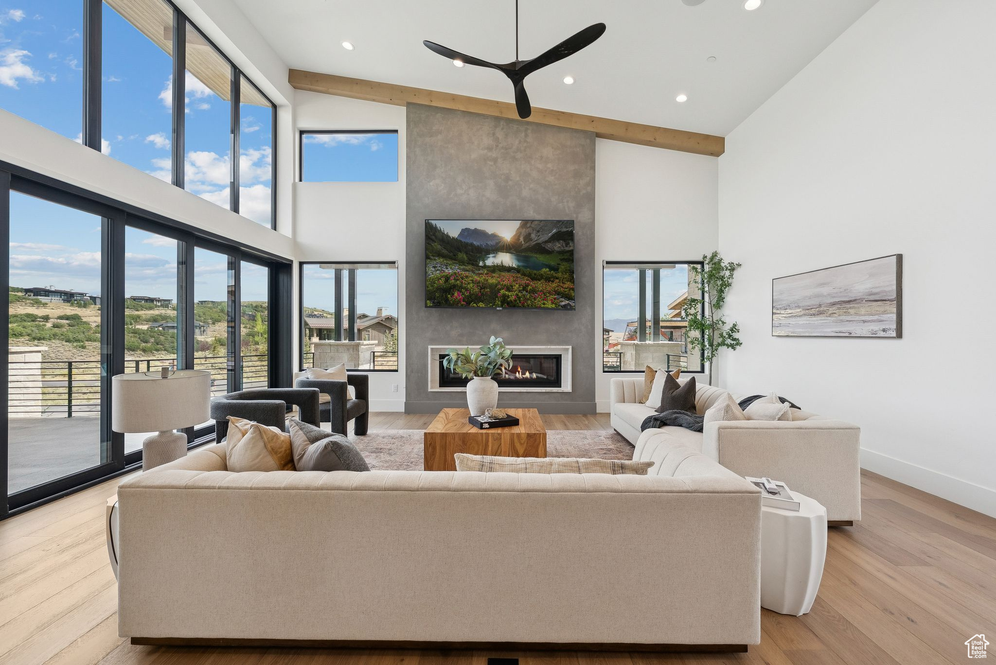 PROMONTORY - Residential