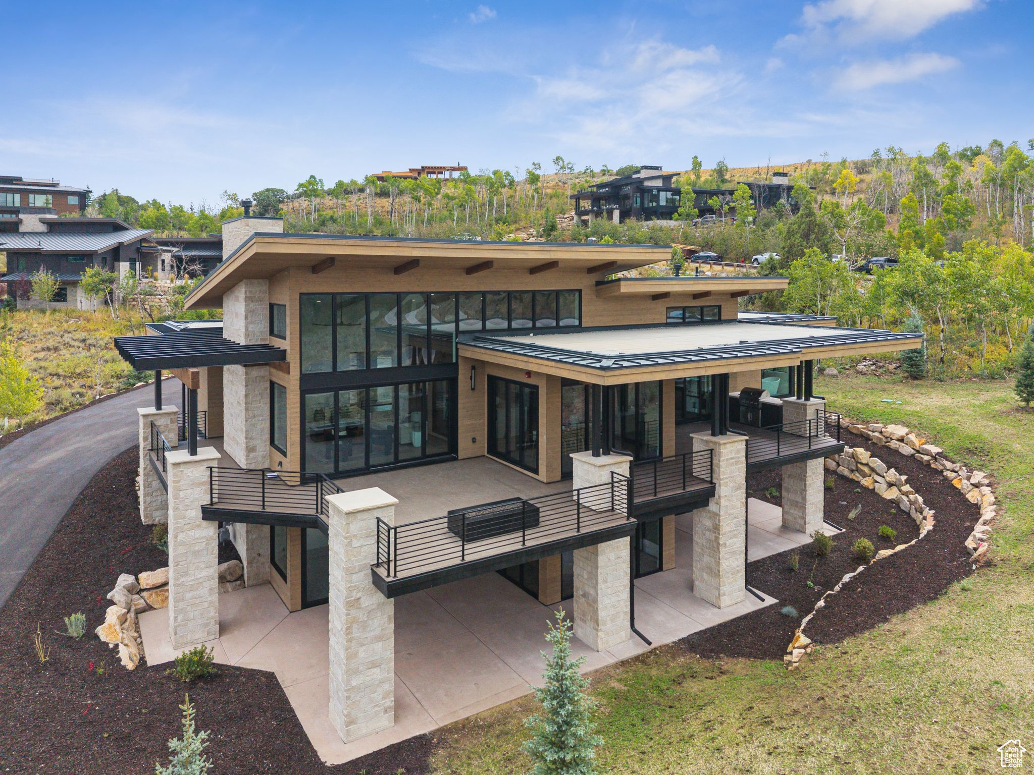 PROMONTORY - Residential