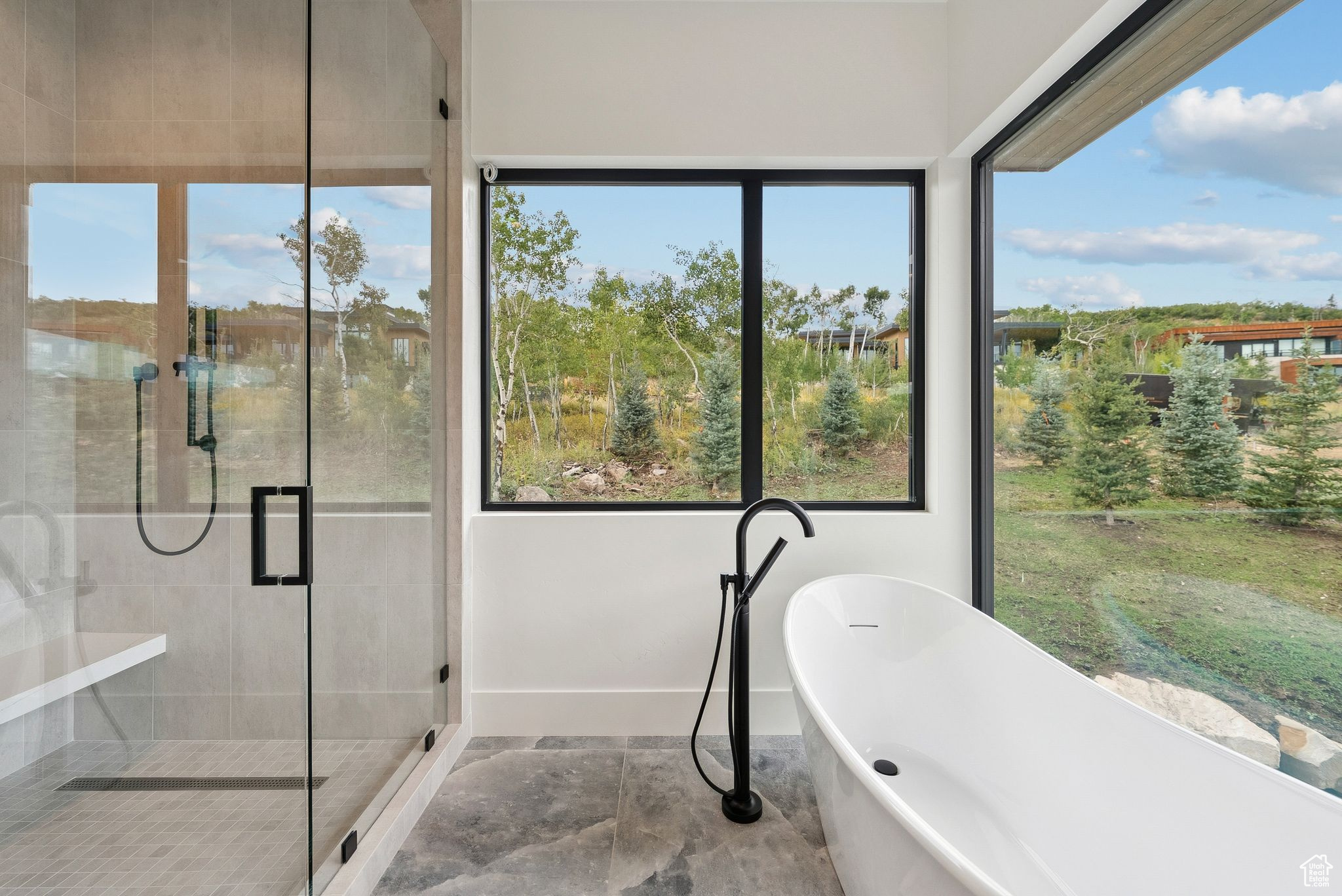 PROMONTORY - Residential