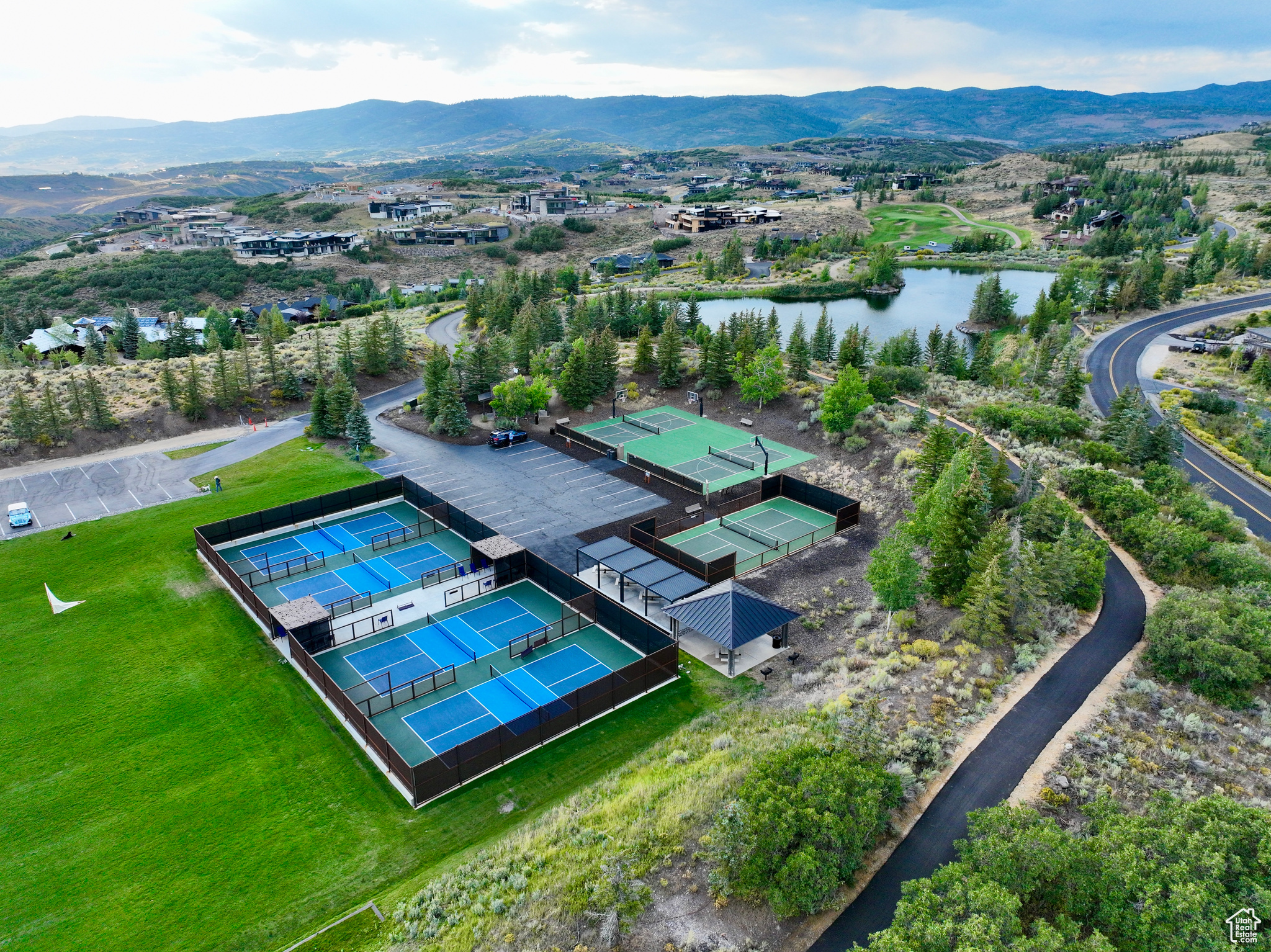PROMONTORY - Residential