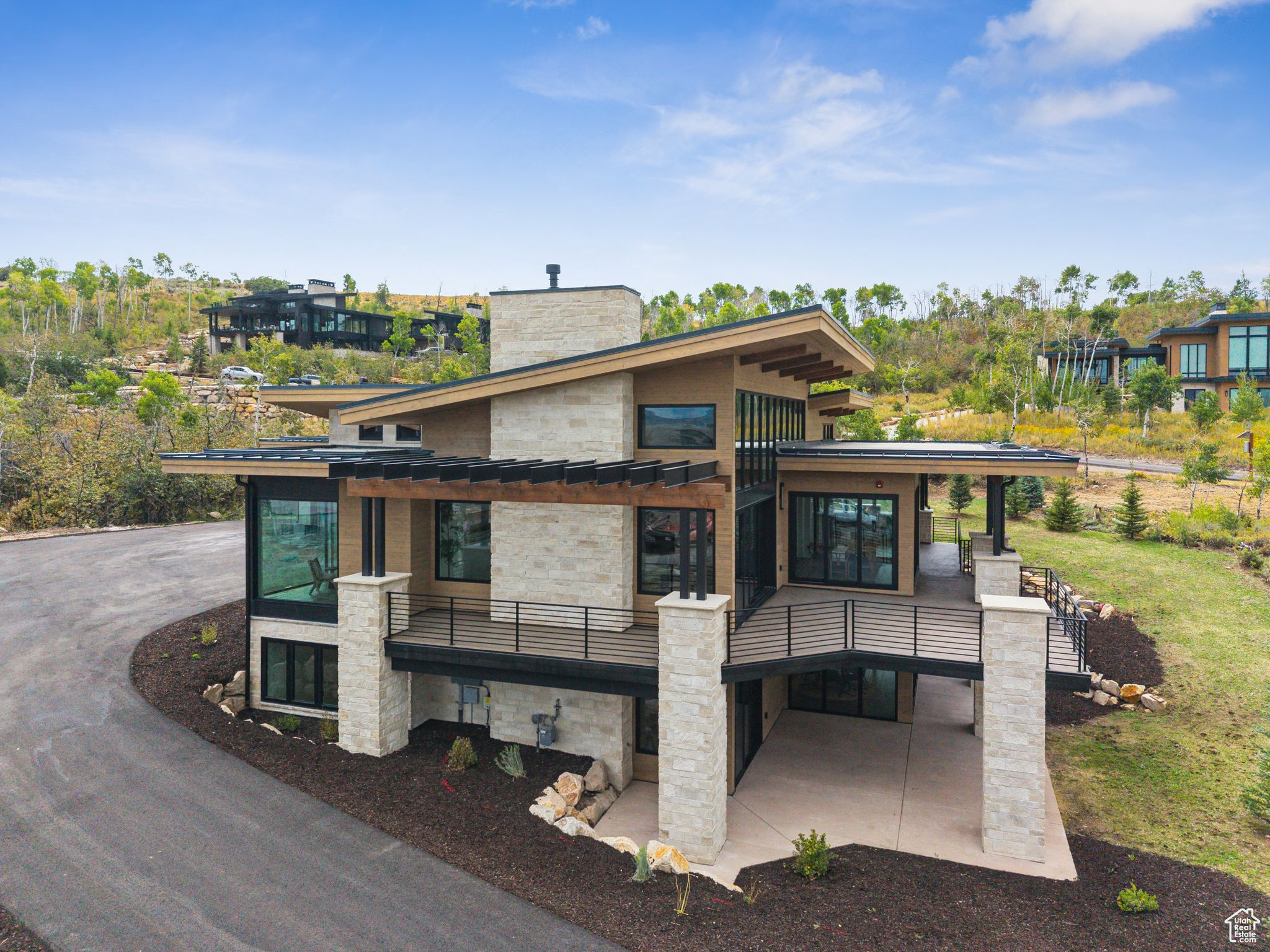 PROMONTORY - Residential