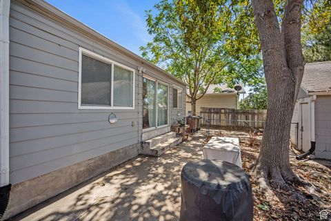 Tiny photo for 557 N 1300 W, Salt Lake City, UT 84116 (MLS # 2112155)