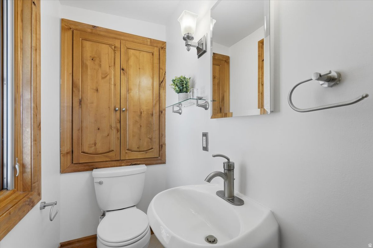 MAYWOOD HILLS - Residential