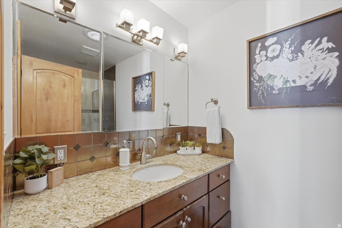 MAYWOOD HILLS - Residential