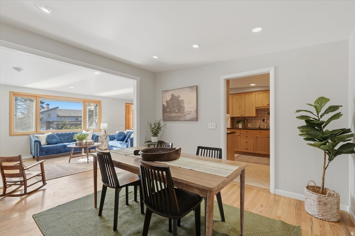 MAYWOOD HILLS - Residential