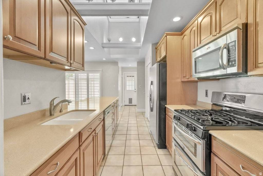 THREE FOUNTAINS EAST - Residential