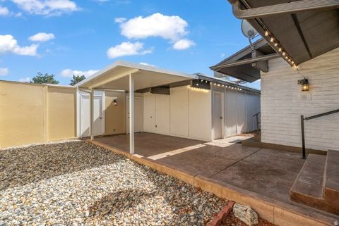 Tiny photo for 4987 S BEAVERBROOK LN, Salt Lake City, UT 84117 (MLS # 2143395)