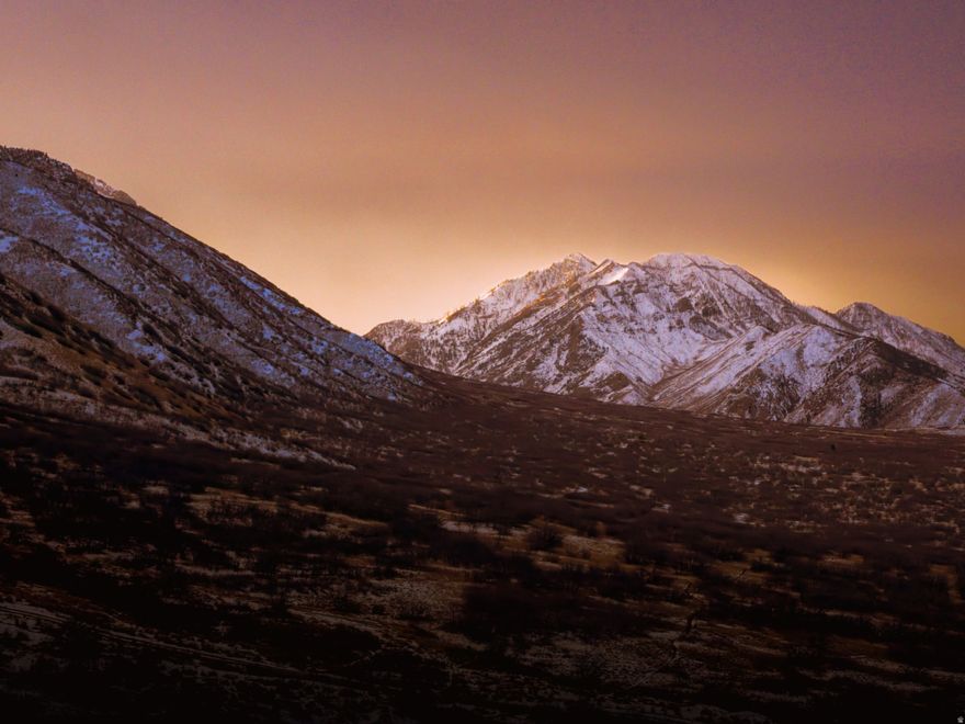 2-acre lots with views like this are rare. Build on Santaquin's beautiful East Bench and enjoy mountain and valley views. Bring your own plans or let us help design a custom home that fits your vision This parcel is currently being subdivided and will receive a new parcel number once recorded. Subject to building with Bastian Homes, LLC. Buyer to verify all information