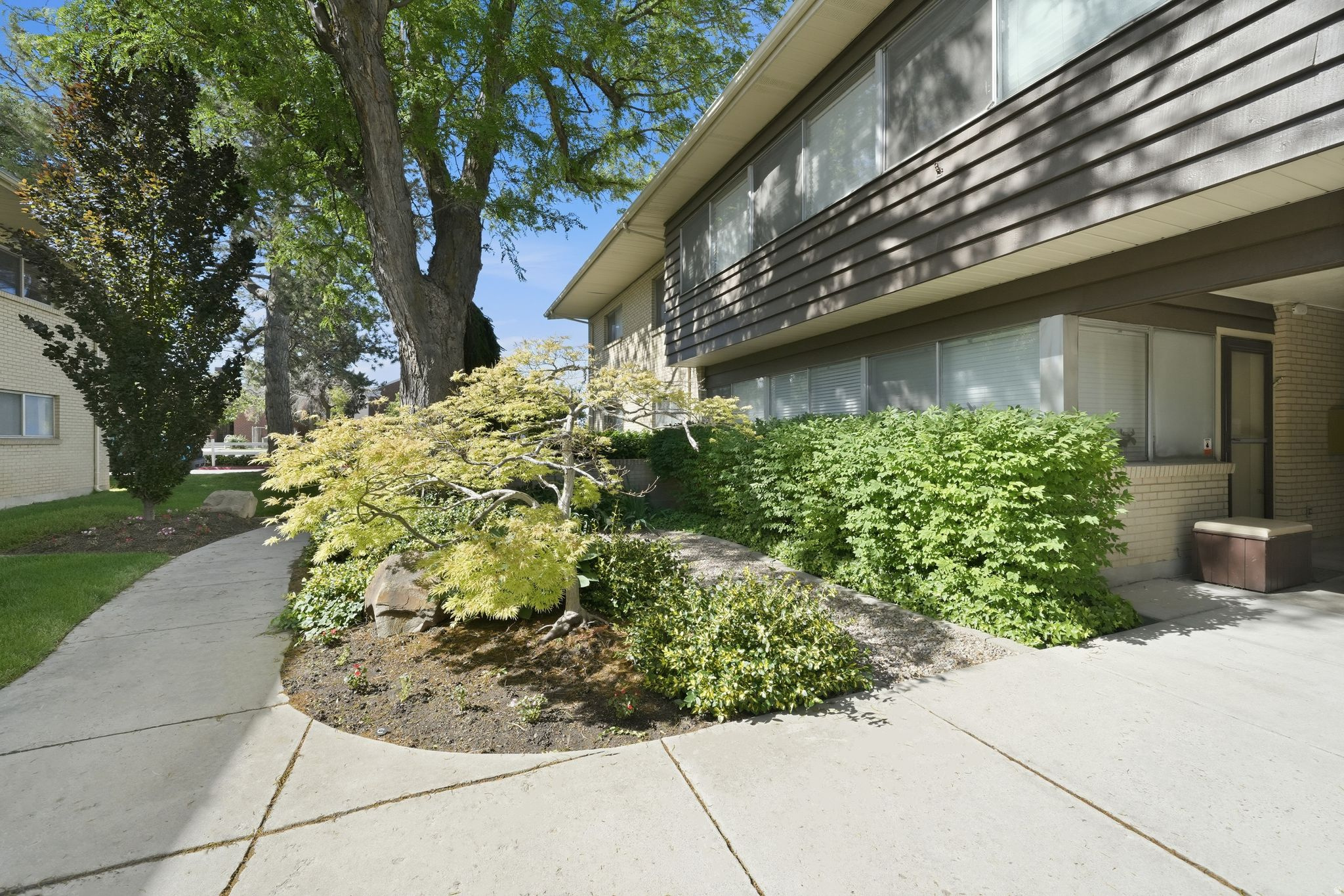 GRAYSTONE CONDOS - Residential