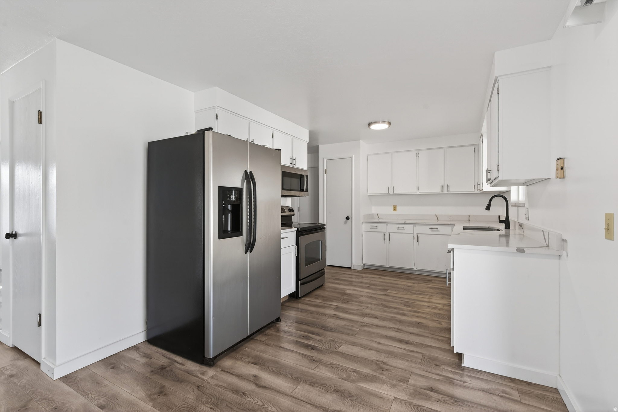 COLONY WEST #8 - Residential