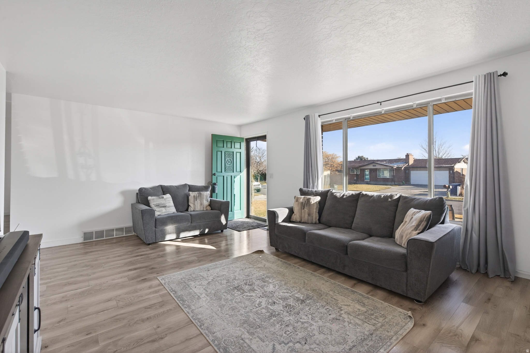 COLONY WEST #8 - Residential