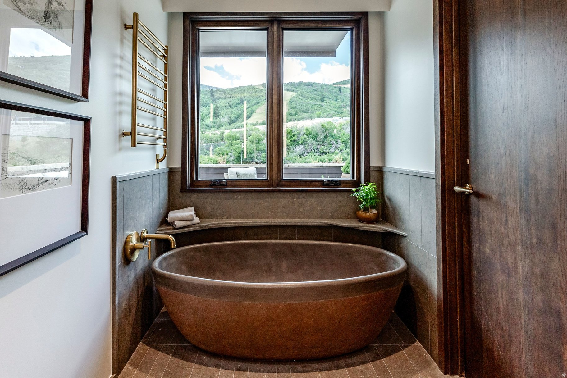 VELVAERE - Residential