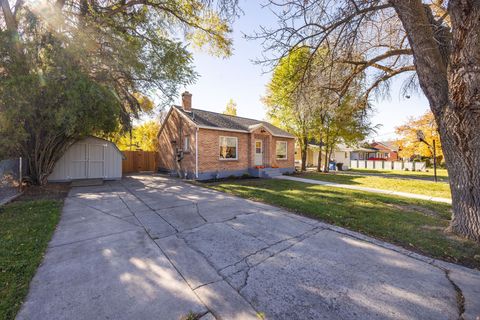 Tiny photo for 328 W 400 N, Logan, UT 84321 (MLS # 2121160)