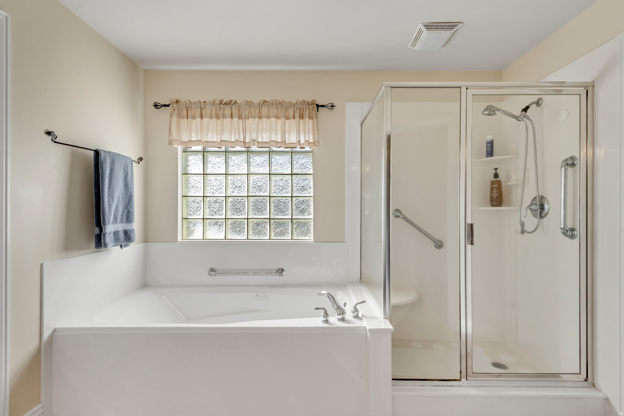 THE RANCHES - Residential