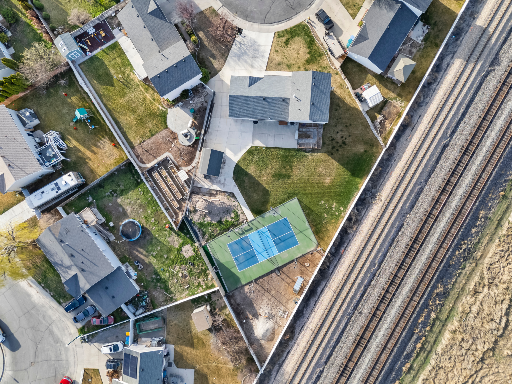 COUNTRY ESTATES - Residential