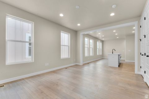 Tiny photo for 11204 S FORDMAN WAY, South Jordan, UT 84009 (MLS # 2114436)