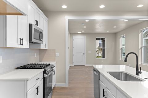 Tiny photo for 11204 S FORDMAN WAY, South Jordan, UT 84009 (MLS # 2114436)