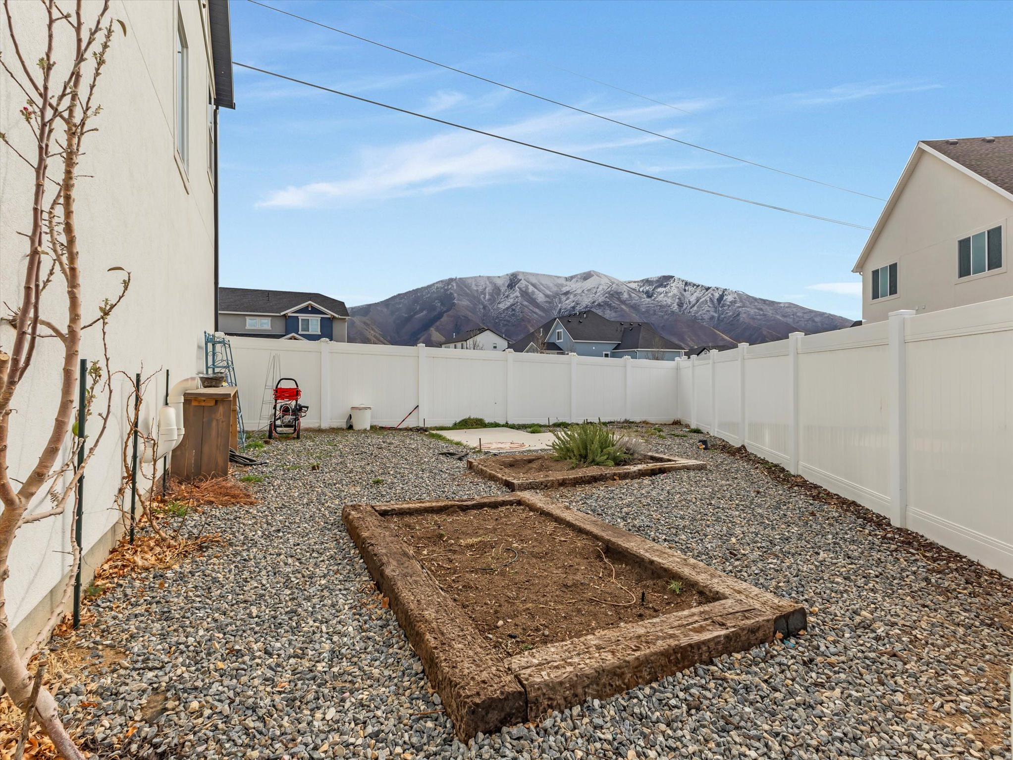 SUNRISE RANCH - Residential