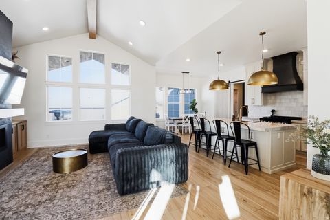 Tiny photo for 1087 E 160 N, Hyde Park, UT 84318 (MLS # 2135221)