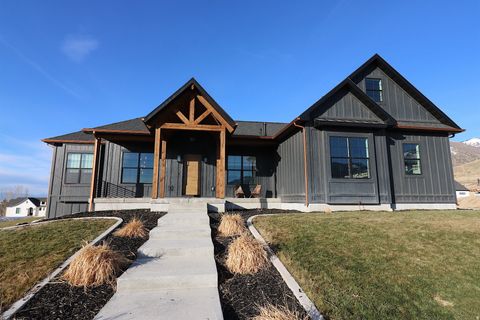 1087 E 160 N Hyde Park UT 84318