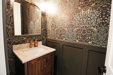 Tiny photo for 1087 E 160 N, Hyde Park, UT 84318 (MLS # 2135221)