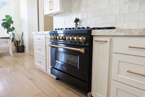 Tiny photo for 1087 E 160 N, Hyde Park, UT 84318 (MLS # 2135221)