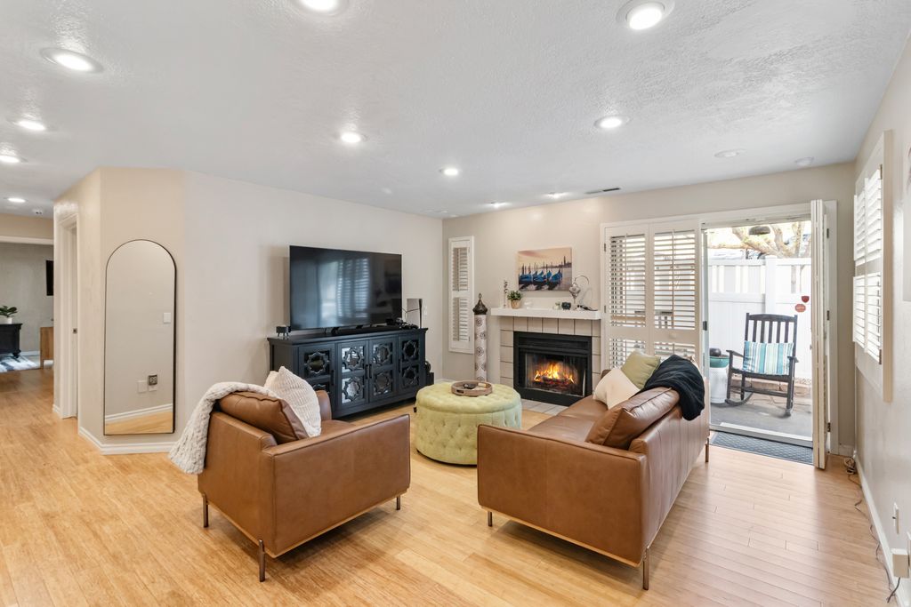 Photo of 1498 E FOXBORO DR #1, Salt Lake City, UT 84106 (MLS # 2147648)