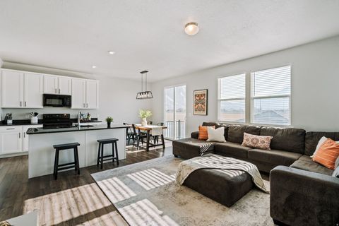 Tiny photo for 2485 W WYSTERIA DR, Mapleton, UT 84664 (MLS # 2128521)