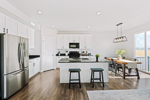 Tiny photo for 2485 W WYSTERIA DR, Mapleton, UT 84664 (MLS # 2128521)