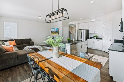 Tiny photo for 2485 W WYSTERIA DR, Mapleton, UT 84664 (MLS # 2128521)