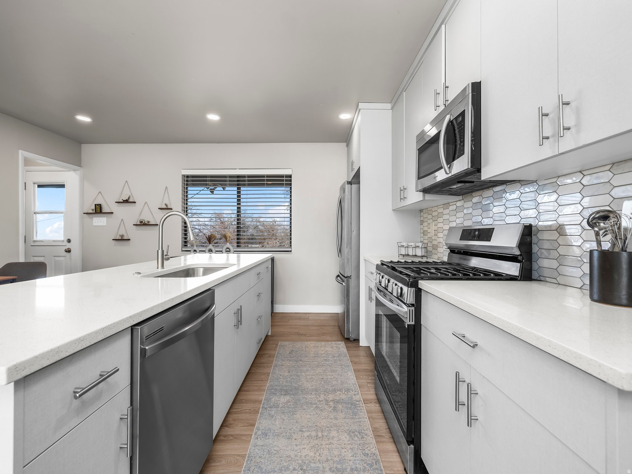 PARADISE HILLS - Residential