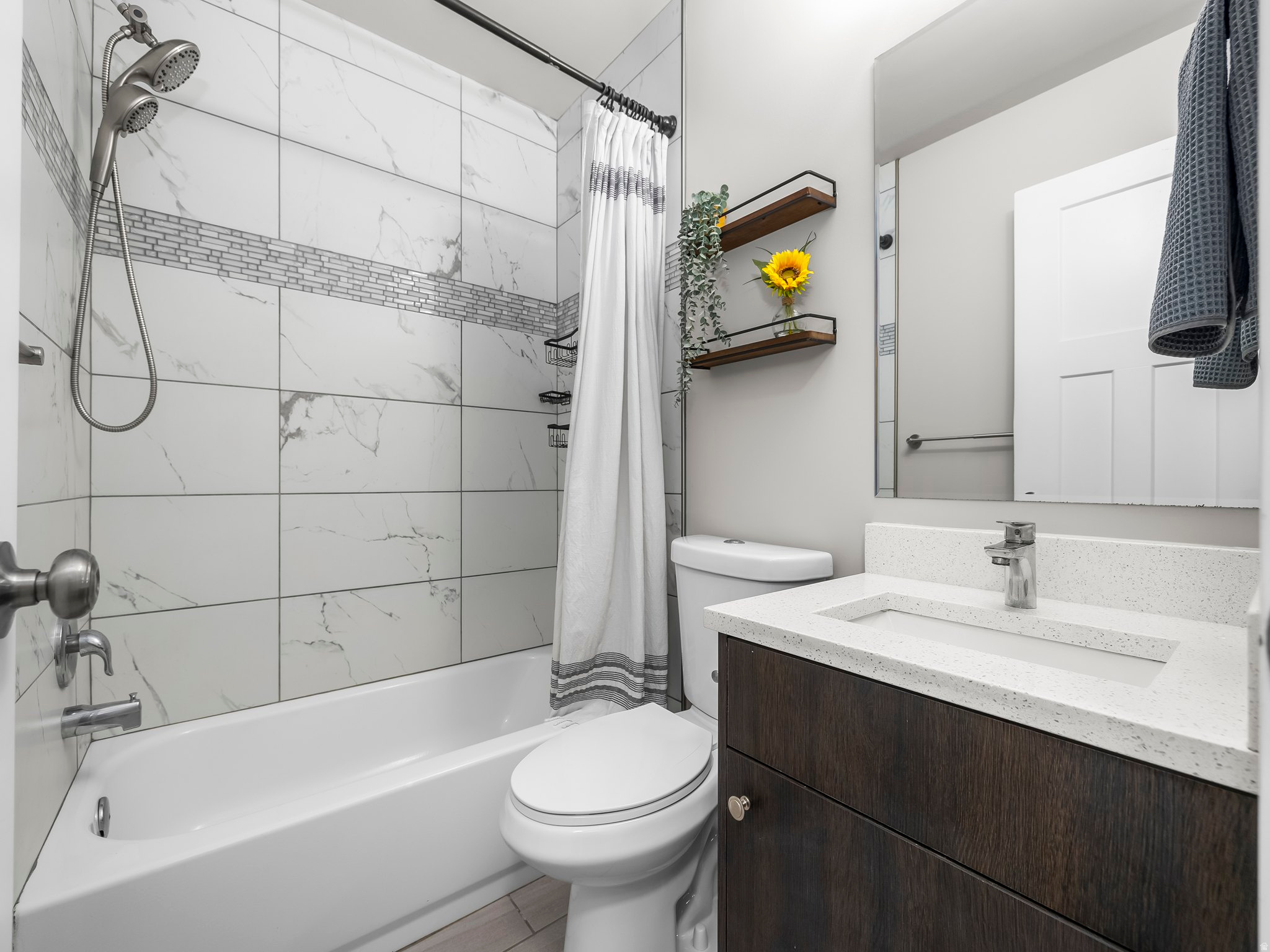 PARADISE HILLS - Residential