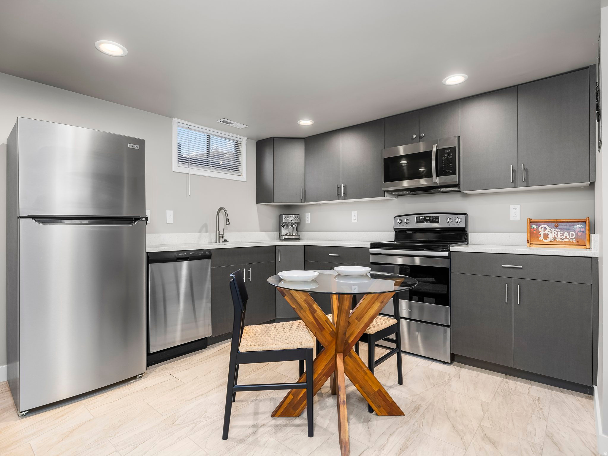 PARADISE HILLS - Residential