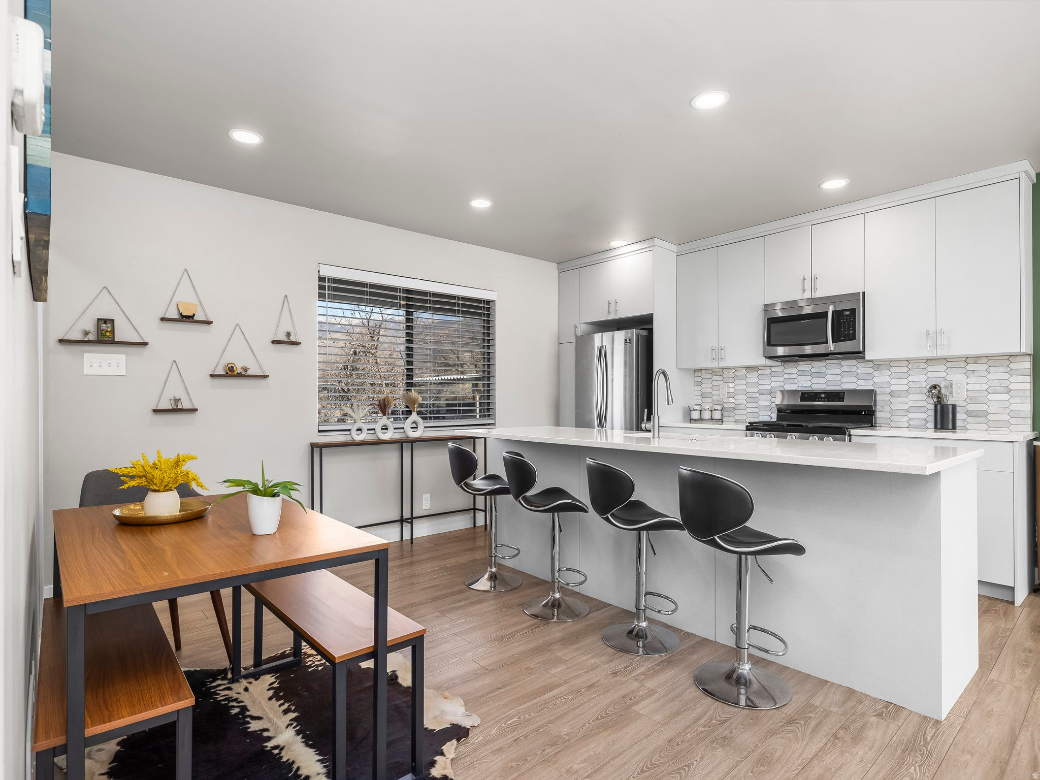 PARADISE HILLS - Residential