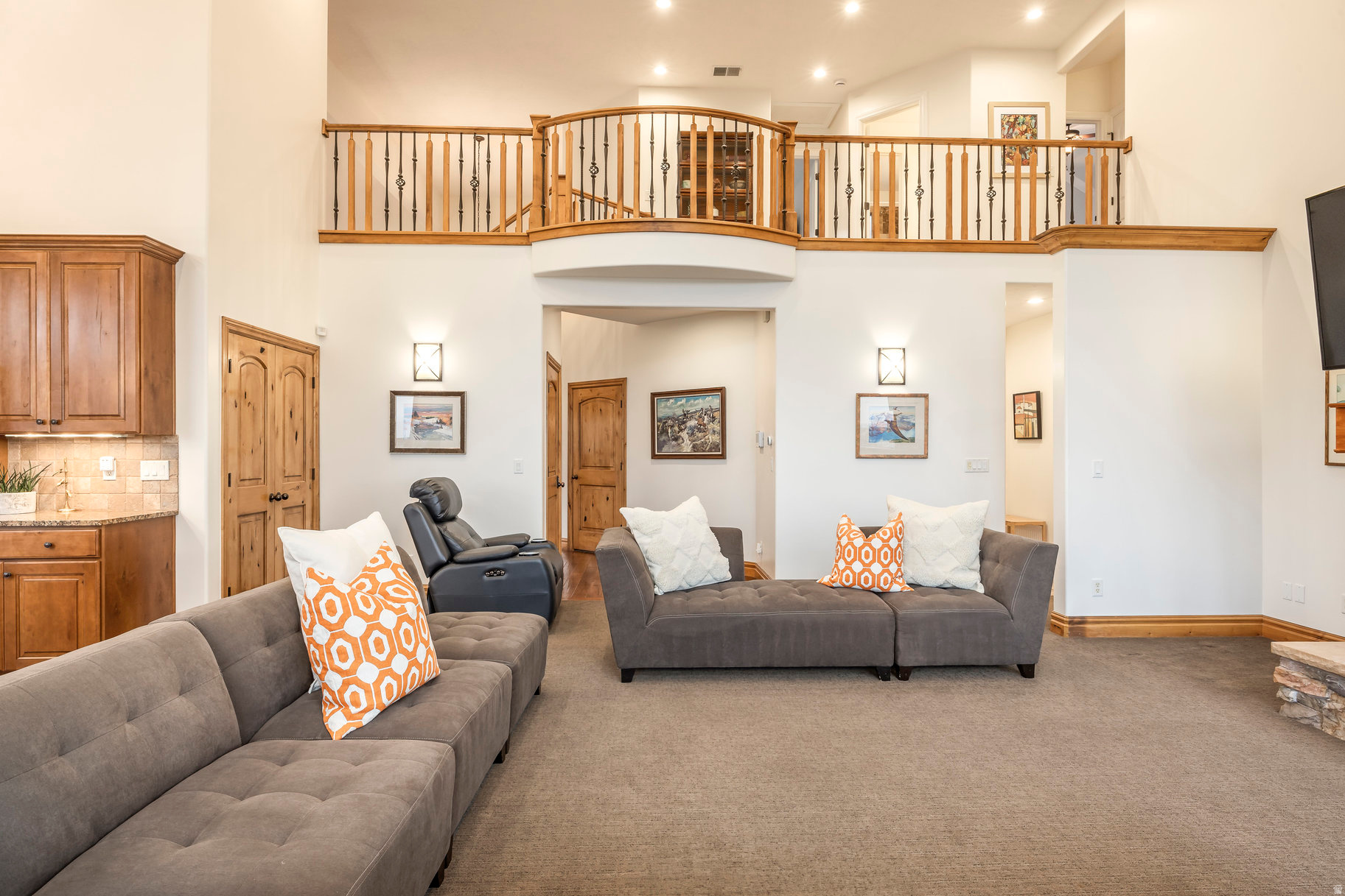 RIDGEWOOD - Residential