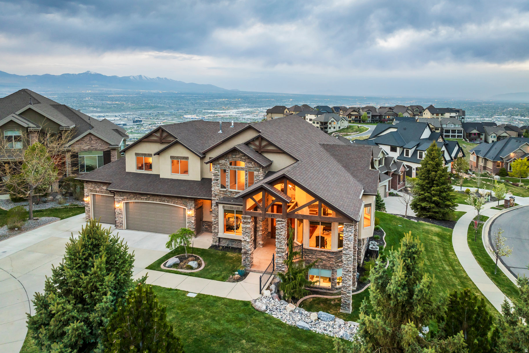 RIDGEWOOD - Residential