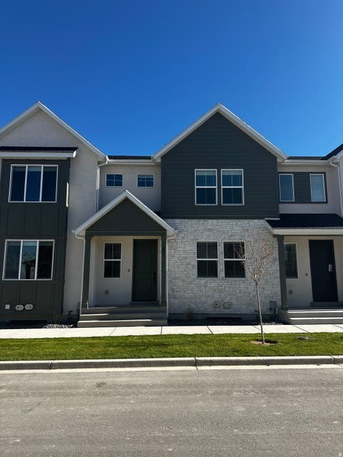 Townhouse For Sale - 61 S Lunar Way<br/> Mapleton, UT 84664